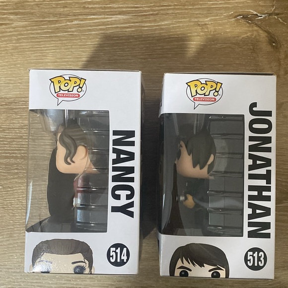 Stranger Things Season 2 Nancy Wheeler #514 and Jonathan Byers #513 Funko Pops - Picture 3 of 5